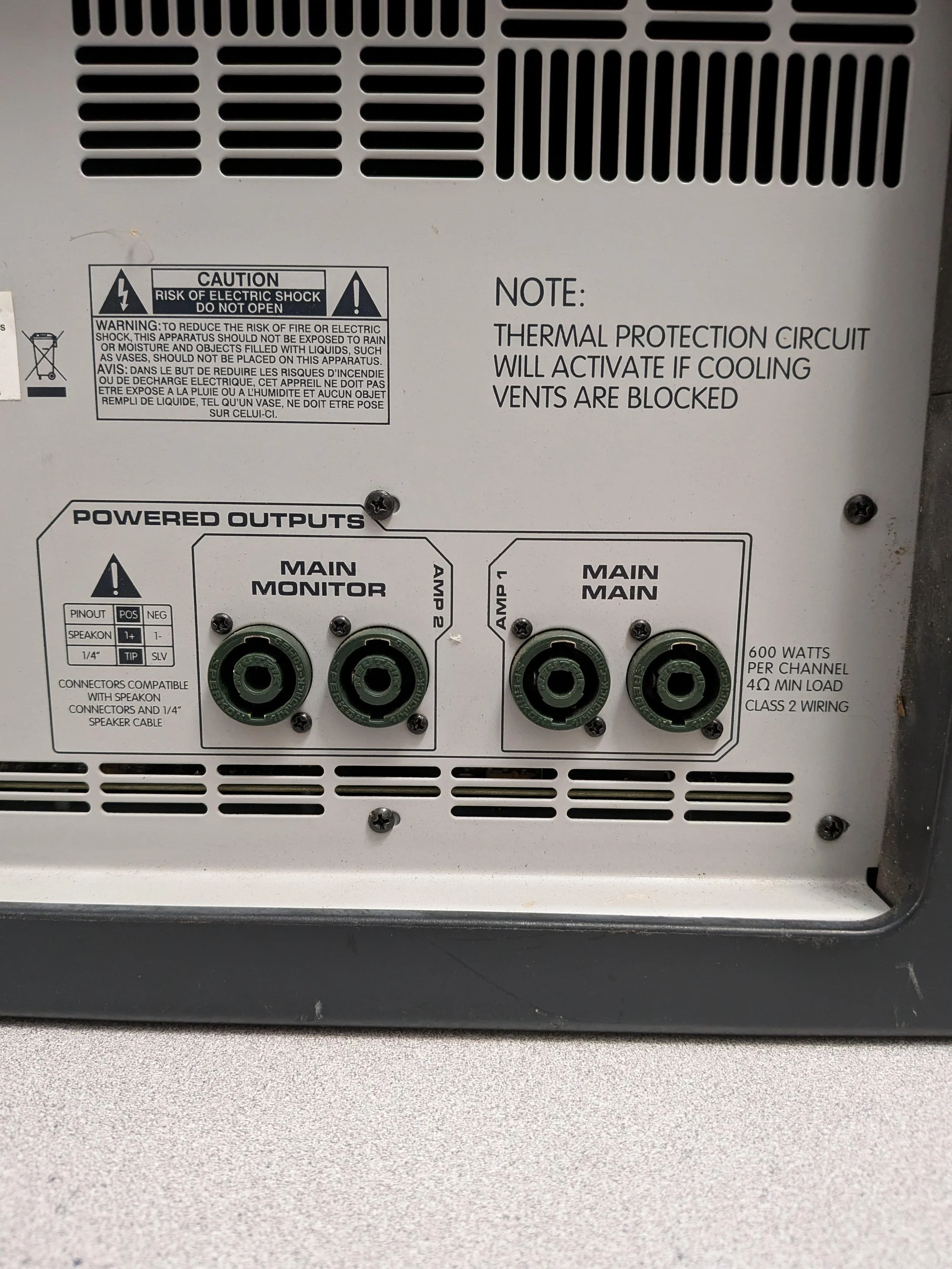 Peavey XR8600D 1200 Watt Powered Mixer — Music One